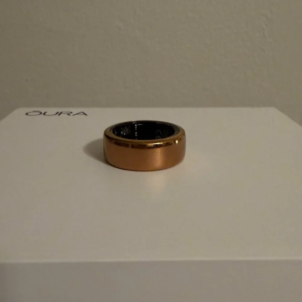 Oura size 6 rose gold Gen3, w/ extra charger